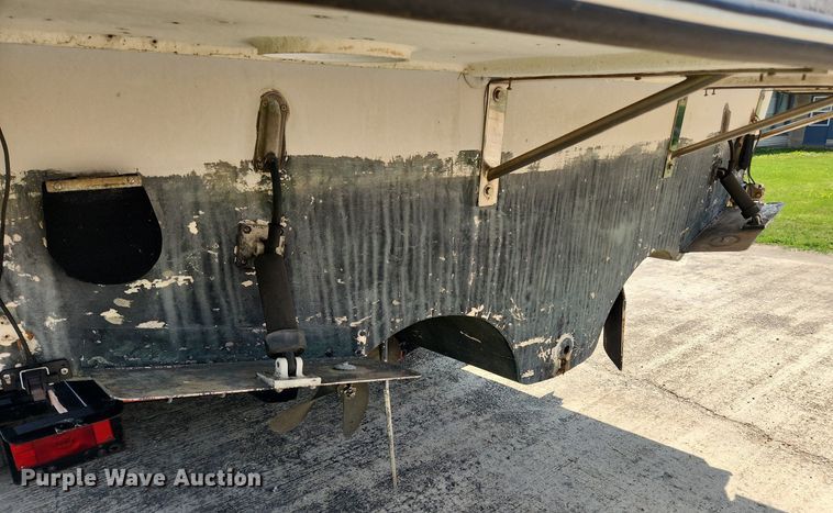 image for item LX9641 1978 Cruiser Villavee  boat