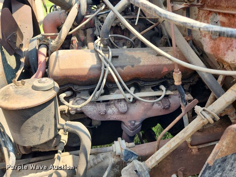 image for item LX9643 1972 International Loadstar 1600  grain truck