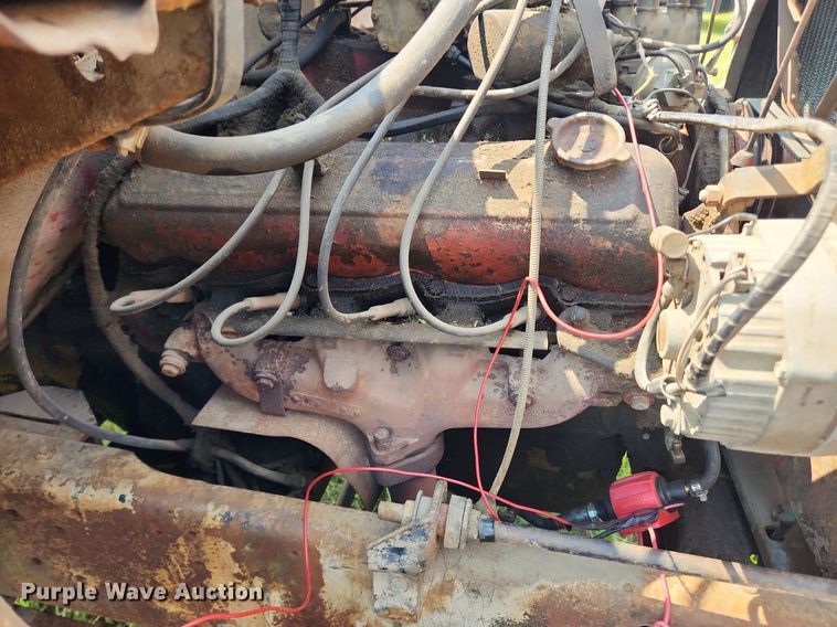 image for item LX9643 1972 International Loadstar 1600  grain truck