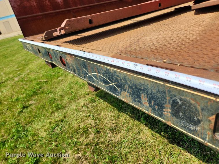 image for item LX9643 1972 International Loadstar 1600  grain truck