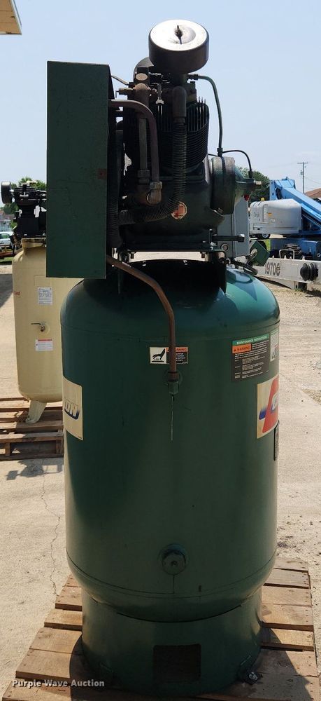 image for item LX9647 Champion VR10-12  air compressor