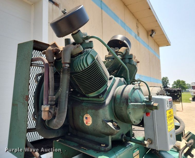 image for item LX9647 Champion VR10-12  air compressor