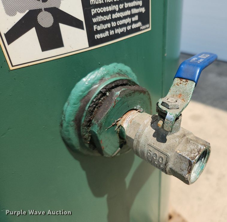 image for item LX9647 Champion VR10-12  air compressor