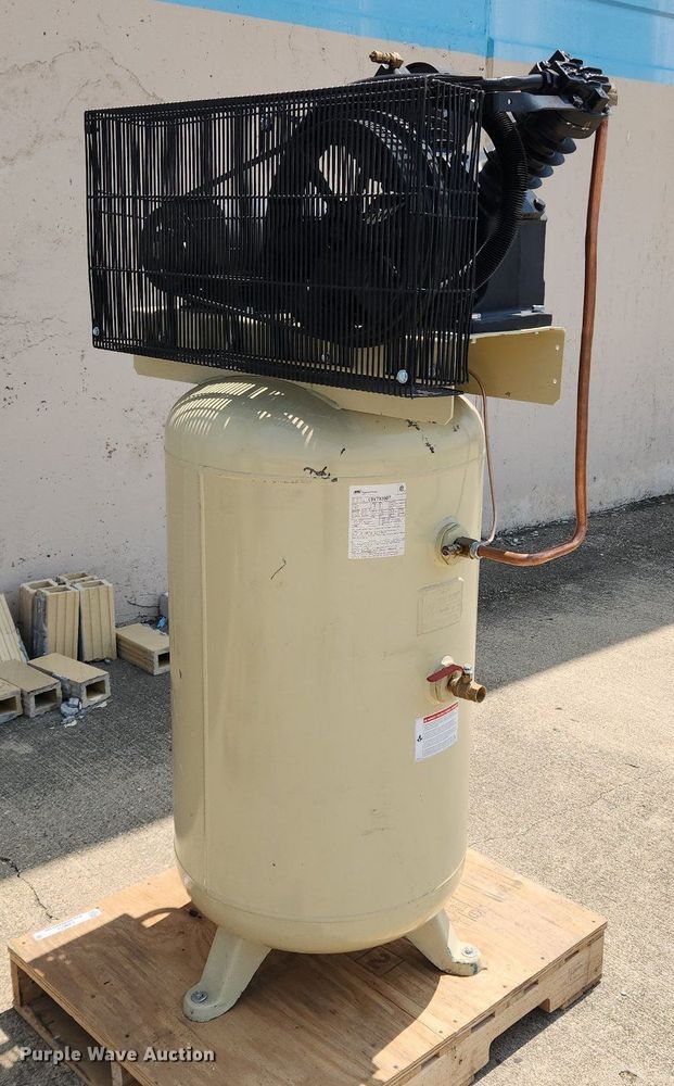 image for item LX9651 Ingersoll Rand Grainger-2475N7.5S  air compressor