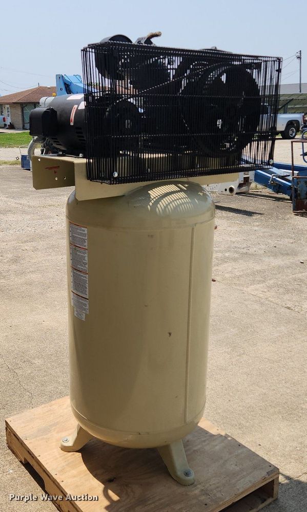 image for item LX9651 Ingersoll Rand Grainger-2475N7.5S  air compressor