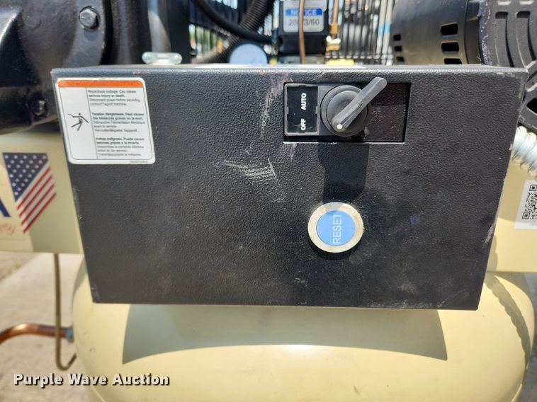 image for item LX9651 Ingersoll Rand Grainger-2475N7.5S  air compressor