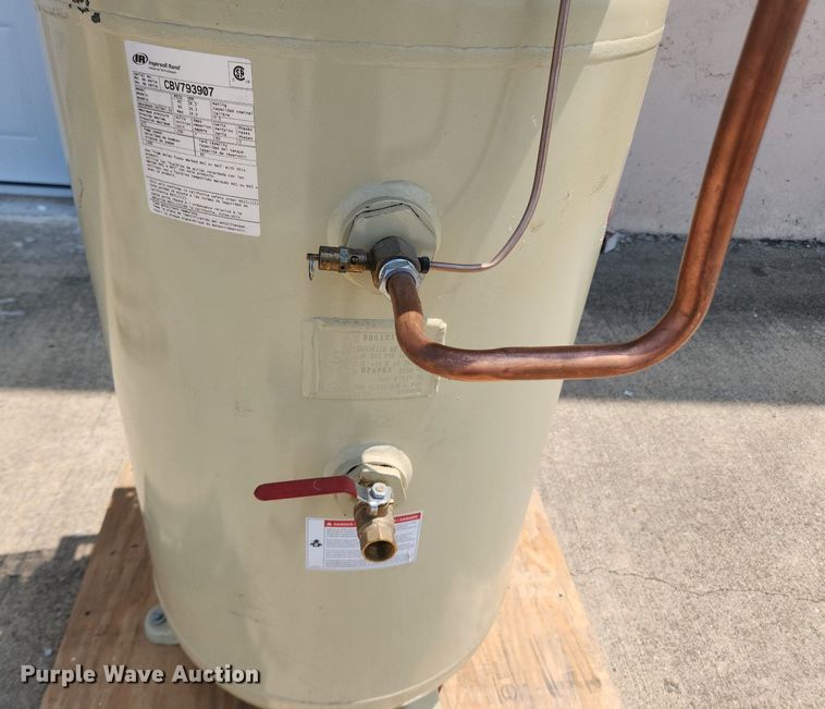 image for item LX9651 Ingersoll Rand Grainger-2475N7.5S  air compressor