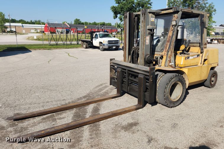 image for item LX9695 Caterpillar DP50K  forklift