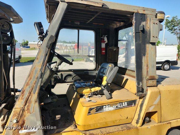 image for item LX9695 Caterpillar DP50K  forklift