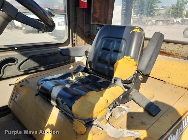 image for item LX9695 Caterpillar DP50K  forklift