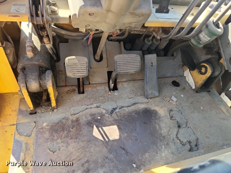 image for item LX9695 Caterpillar DP50K  forklift