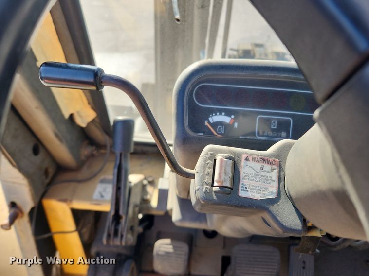 image for item LX9695 Caterpillar DP50K  forklift