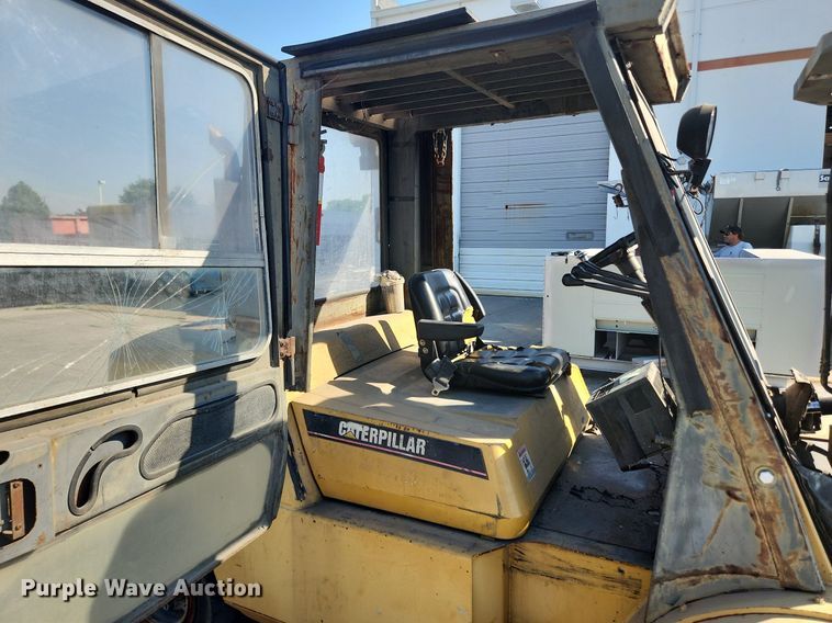 image for item LX9695 Caterpillar DP50K  forklift