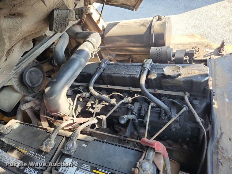 image for item LX9695 Caterpillar DP50K  forklift