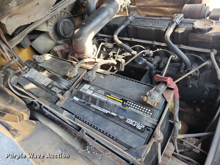 image for item LX9695 Caterpillar DP50K  forklift