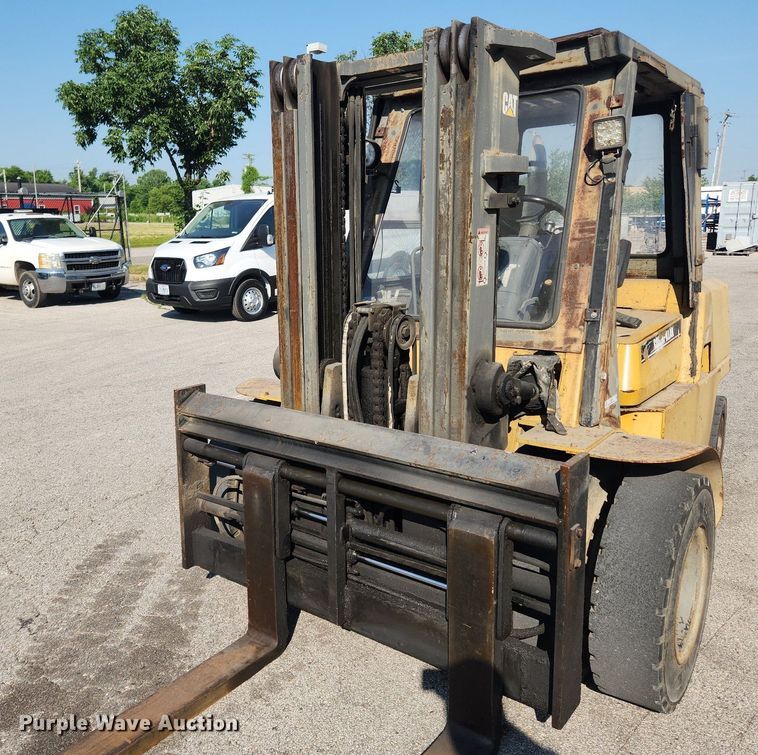 image for item LX9695 Caterpillar DP50K  forklift