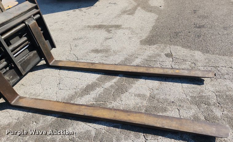 image for item LX9695 Caterpillar DP50K  forklift