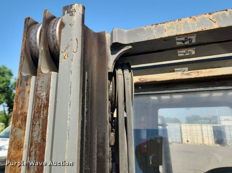 image for item LX9695 Caterpillar DP50K  forklift