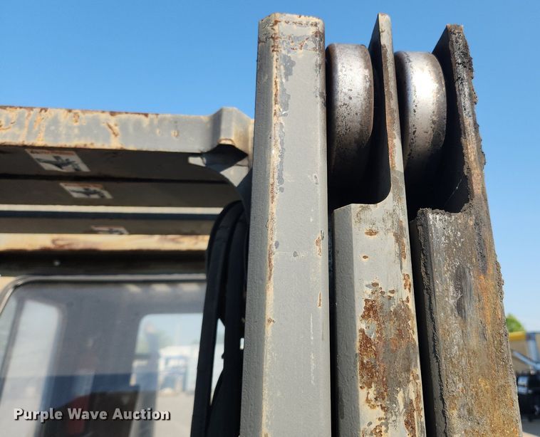 image for item LX9695 Caterpillar DP50K  forklift