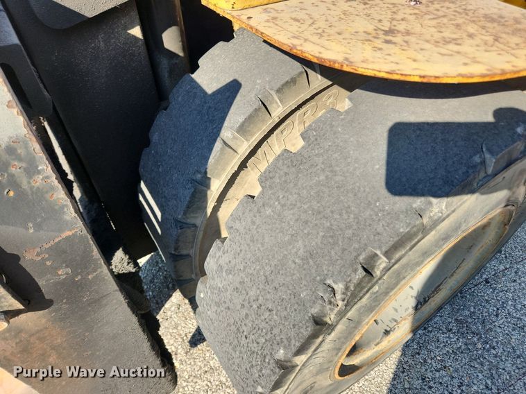 image for item LX9695 Caterpillar DP50K  forklift