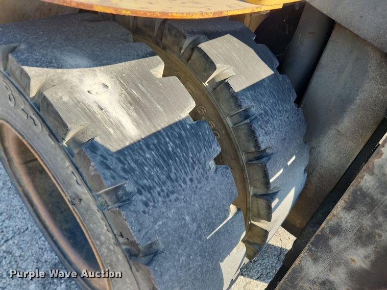 image for item LX9695 Caterpillar DP50K  forklift