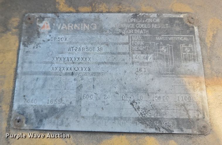 image for item LX9695 Caterpillar DP50K  forklift