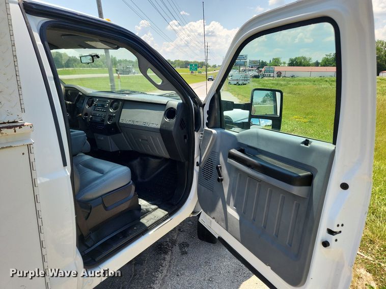 image for item LX9701 2011 Ford F450 Super Duty XL  utility / service truck