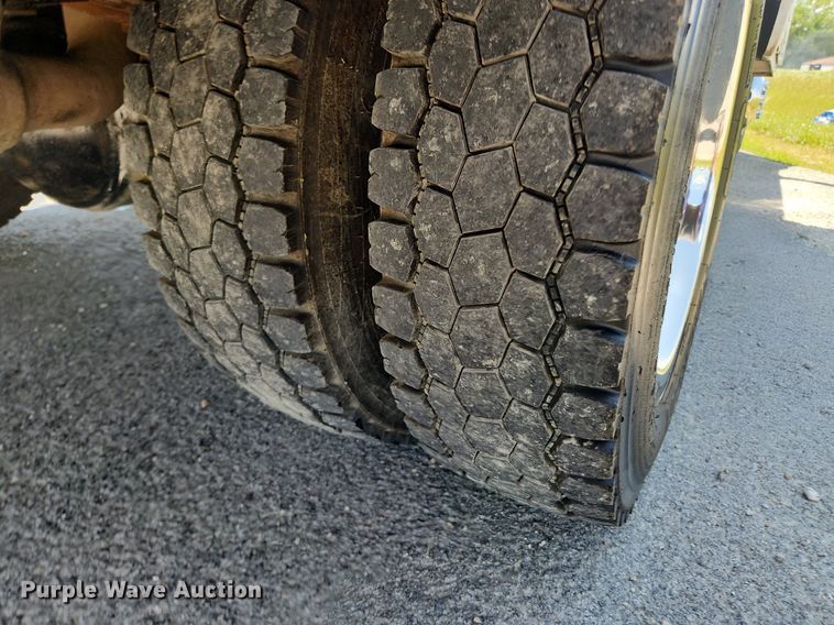 image for item LX9701 2011 Ford F450 Super Duty XL  utility / service truck