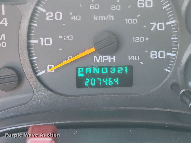 image for item LX9703 2004 Chevrolet C7500  flatbed truck