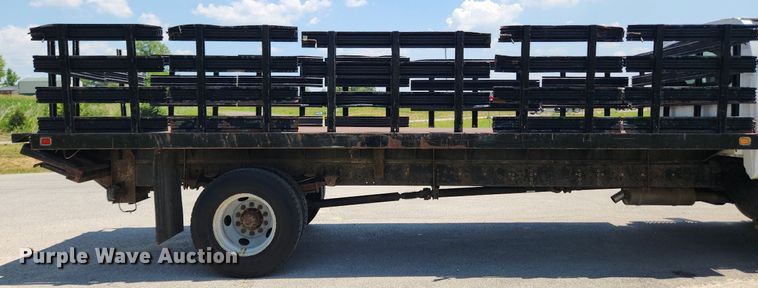 image for item LX9703 2004 Chevrolet C7500  flatbed truck