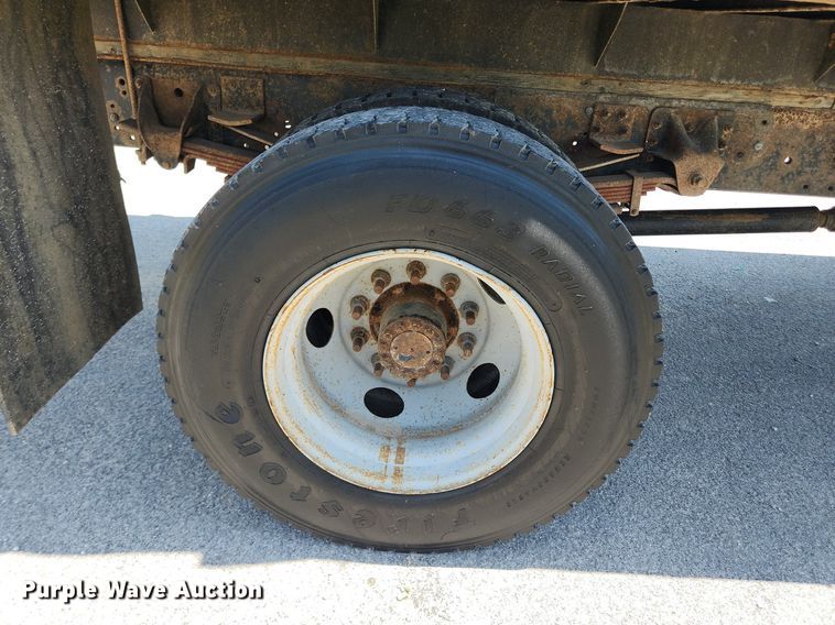 image for item LX9703 2004 Chevrolet C7500  flatbed truck