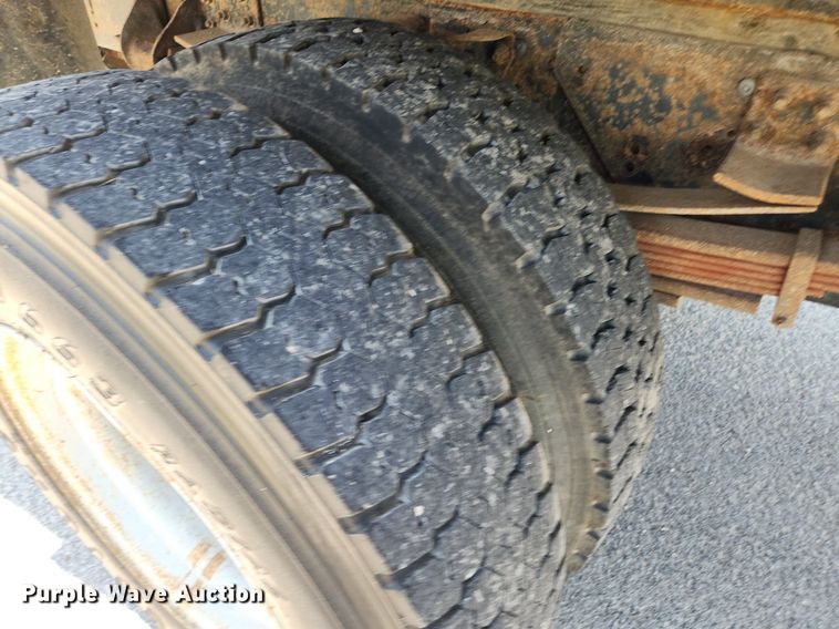 image for item LX9703 2004 Chevrolet C7500  flatbed truck