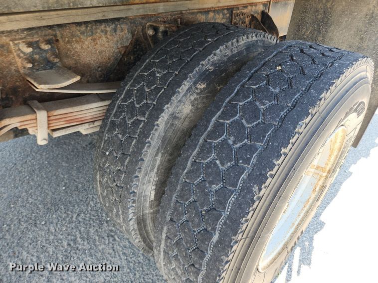 image for item LX9703 2004 Chevrolet C7500  flatbed truck