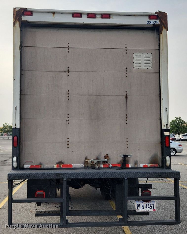 image for item LX9717 2015 Freightliner Business Class M2  box truck