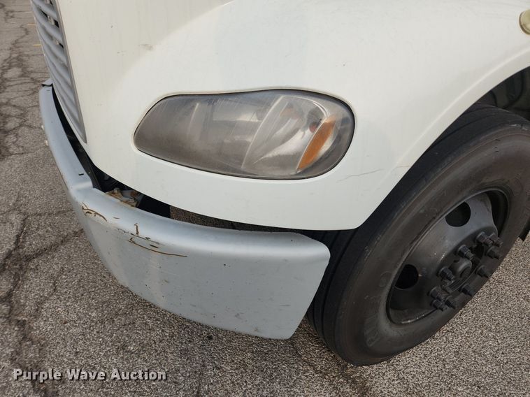 image for item LX9717 2015 Freightliner Business Class M2  box truck