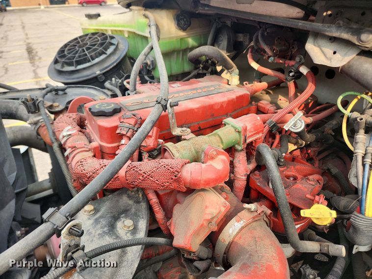 image for item LX9717 2015 Freightliner Business Class M2  box truck