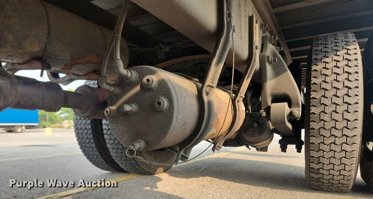 image for item LX9717 2015 Freightliner Business Class M2  box truck