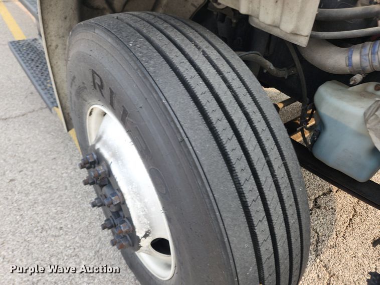 image for item LX9717 2015 Freightliner Business Class M2  box truck