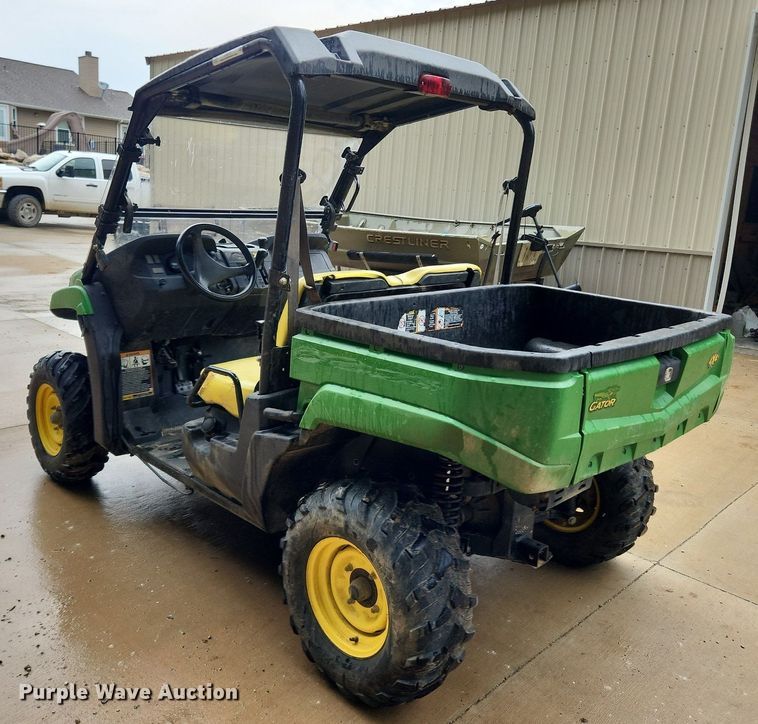 image for item LX9721 2016 John Deere Gator XUV550  utility vehicle