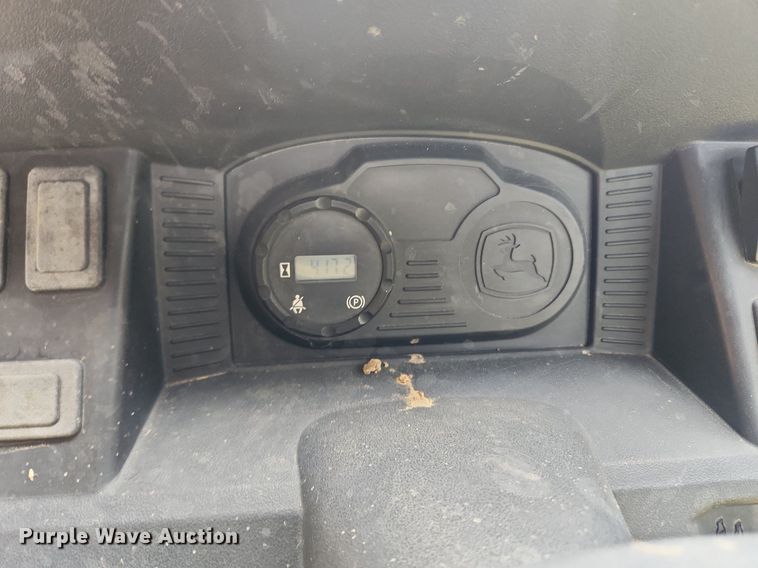 image for item LX9721 2016 John Deere Gator XUV550  utility vehicle