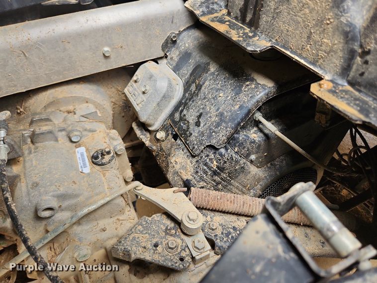 image for item LX9721 2016 John Deere Gator XUV550  utility vehicle