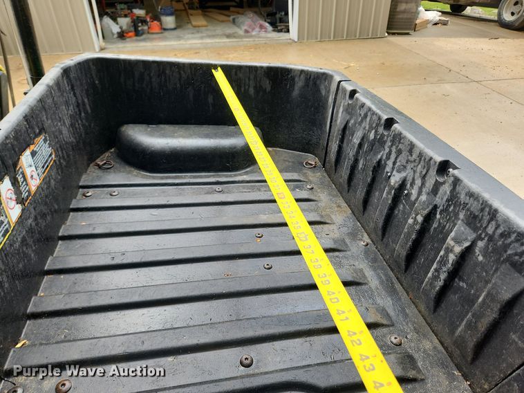 image for item LX9721 2016 John Deere Gator XUV550  utility vehicle