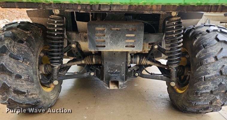 image for item LX9721 2016 John Deere Gator XUV550  utility vehicle