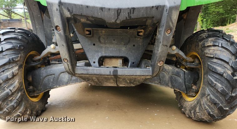 image for item LX9721 2016 John Deere Gator XUV550  utility vehicle