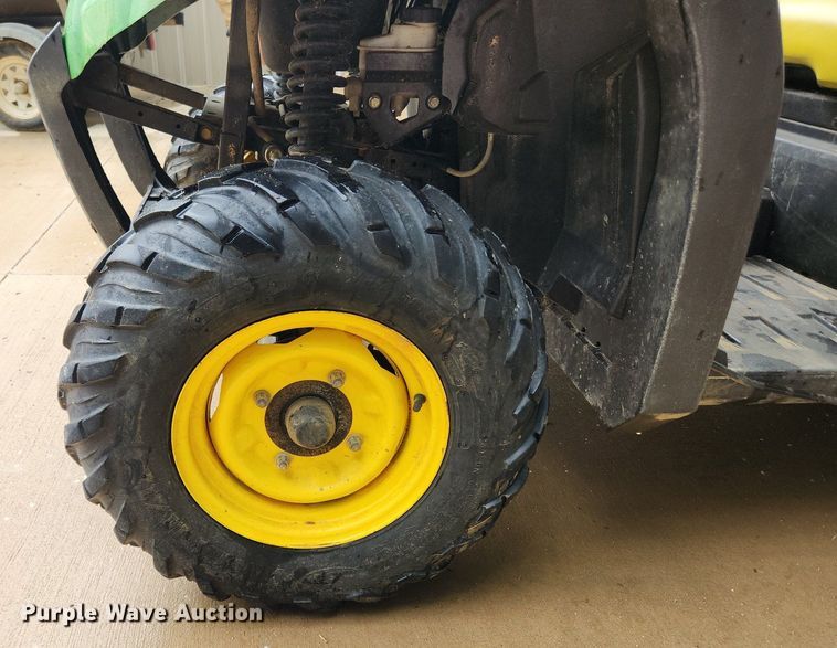 image for item LX9721 2016 John Deere Gator XUV550  utility vehicle