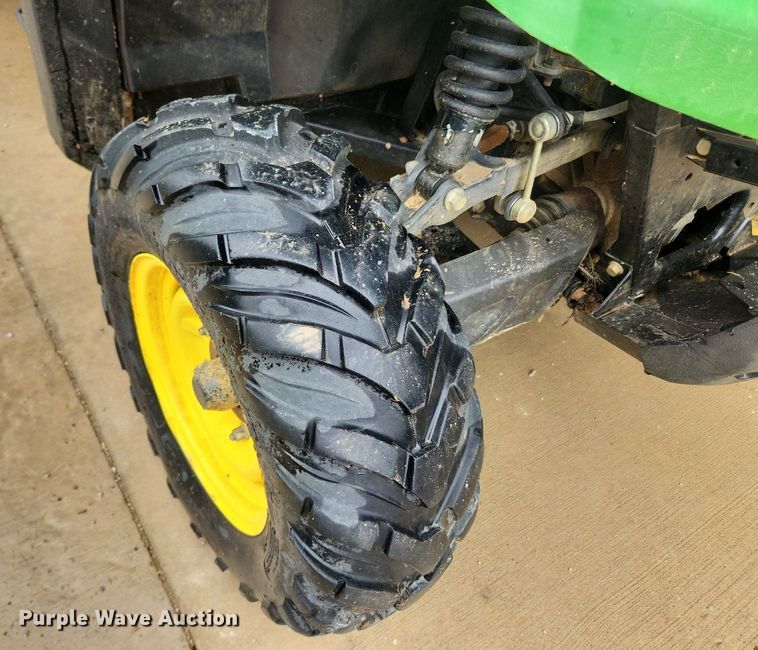 image for item LX9721 2016 John Deere Gator XUV550  utility vehicle