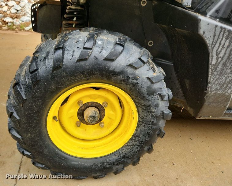 image for item LX9721 2016 John Deere Gator XUV550  utility vehicle