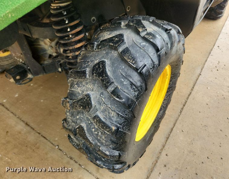 image for item LX9721 2016 John Deere Gator XUV550  utility vehicle