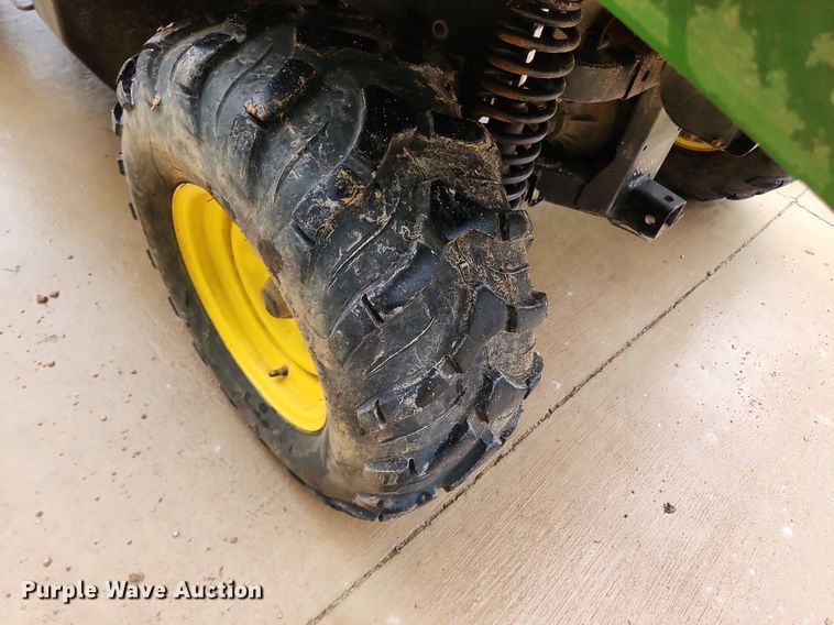 image for item LX9721 2016 John Deere Gator XUV550  utility vehicle