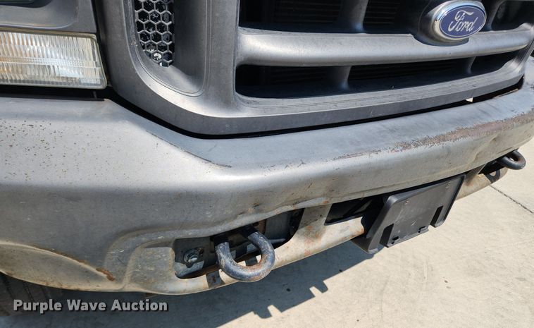 image for item LX9722 2004 Ford F450 Super Duty XL  dump truck